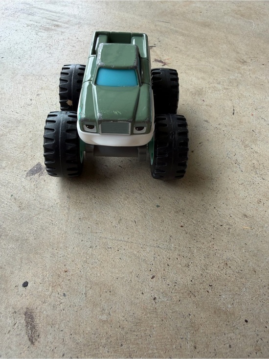 blaze and the moster machines Other - RARE Blaze & the Monster Machines Diecast Race Car Rudy